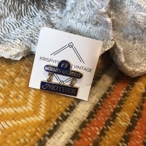 Vintage ‘World’s Greatest Mother’ pin